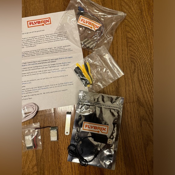 FLYBRIX drone set - Picture 3 of 4